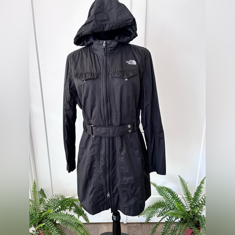 The North Face Black Raincoat size Large